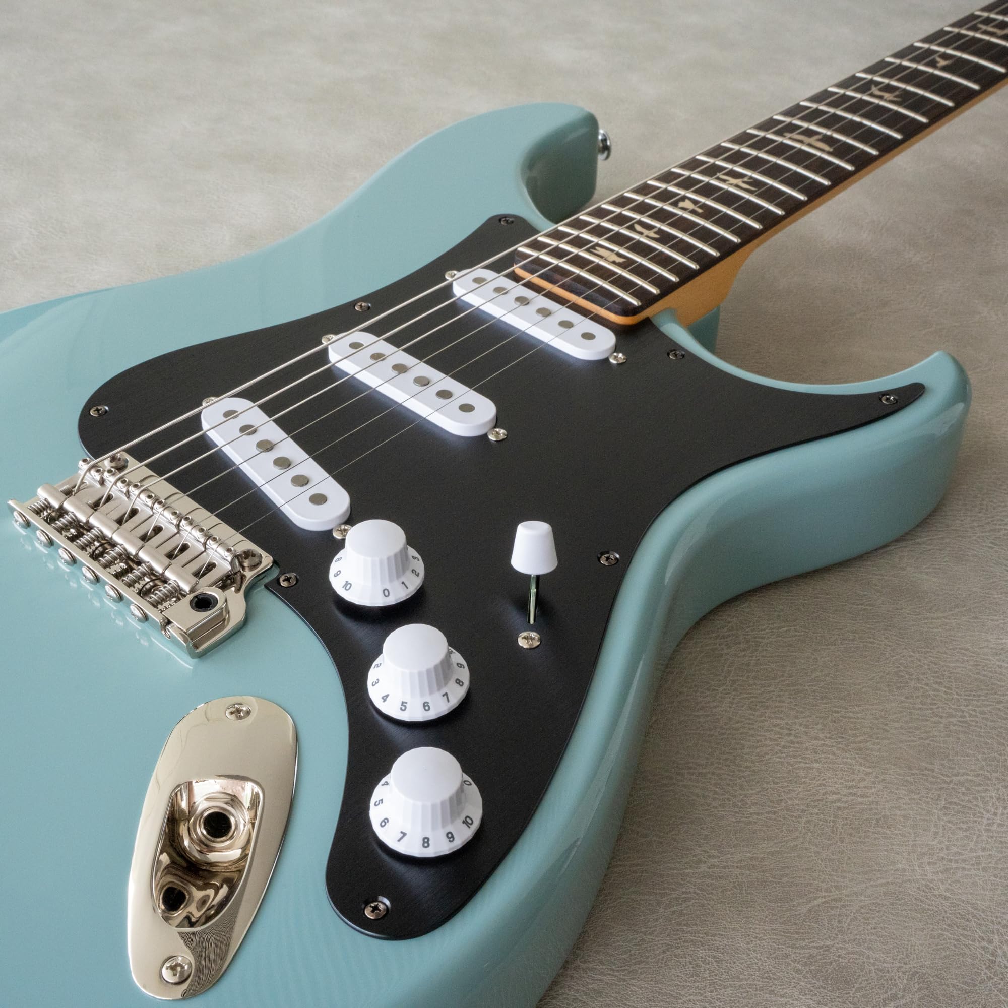 Amazon | PRS SEシルバースカイエレキギター用ピックガード、ブラック